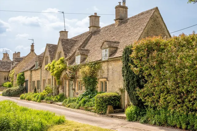 Little Barrington, Burford, OX18, photo 1