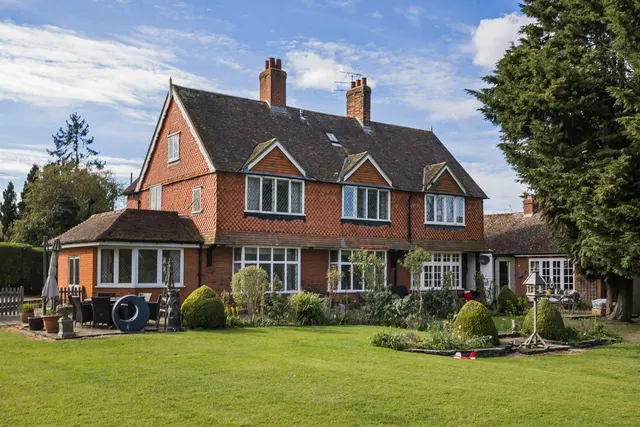6 bedroom house — Old Hall Green, Ware, Hertfordshire, SG11 1DY