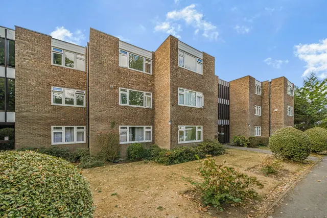 Woodside, Walton On Thames, KT12, photo 1