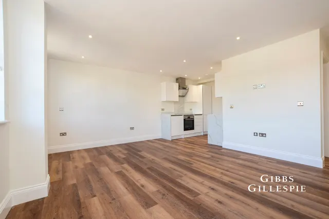 High Street, Rickmansworth Fees Apply, WD3, photo 2