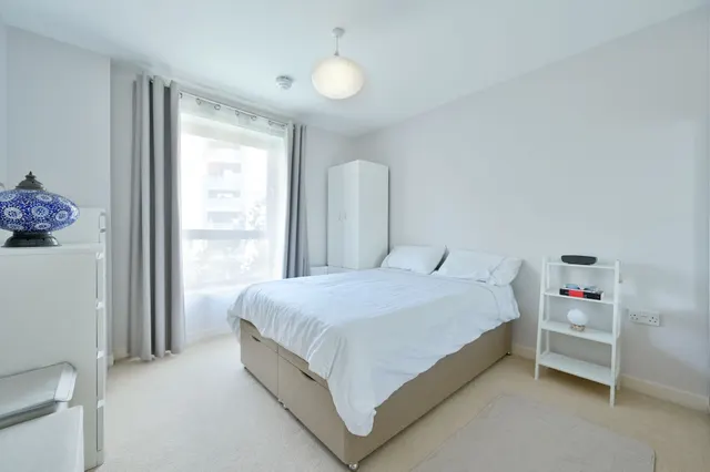 Photo 3 — Flat 25, Chaplin House, All Saints Road, London