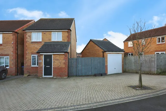 St. Aidans Way, Chilton, DL17, photo 1