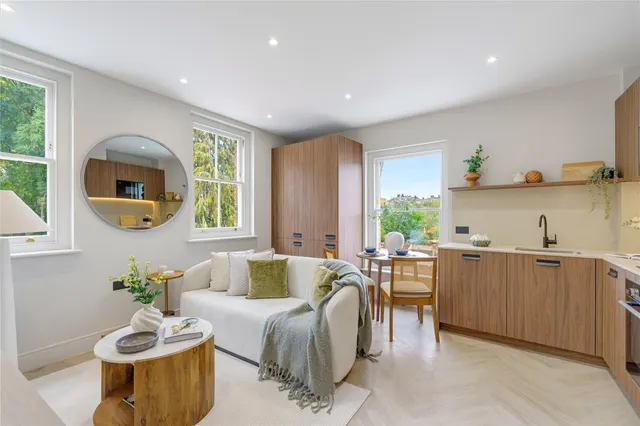 Ramsden Road, London, SW12, photo 1