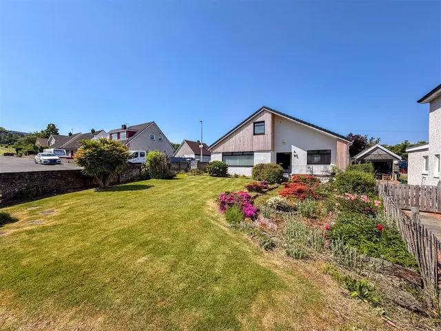 Livingstone Gardens, Larkhall, Larkhall, ML9 2EG, photo 1