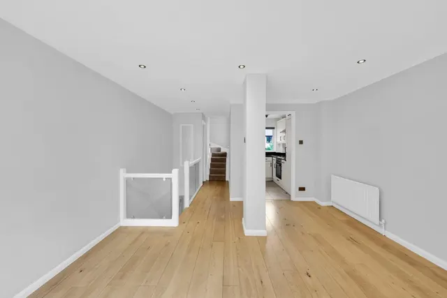 Welland Mews, London, E1W, photo 1