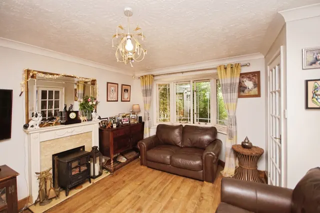 Photo 2 — Fontwell Drive, Downend, Bristol, BS16