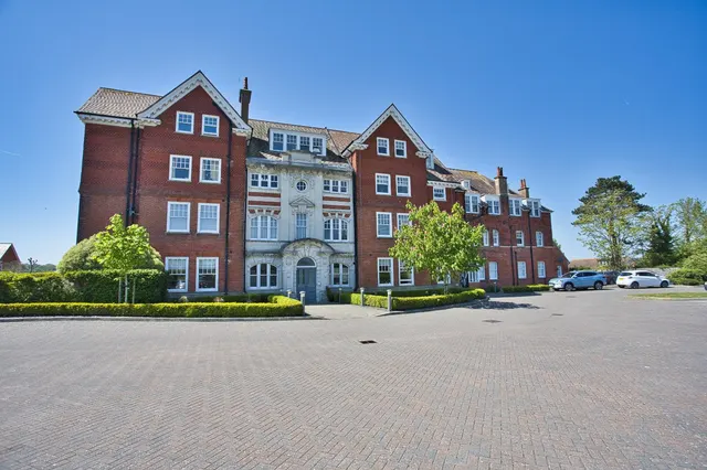 Eversley Park, Folkestone, CT20, photo 1