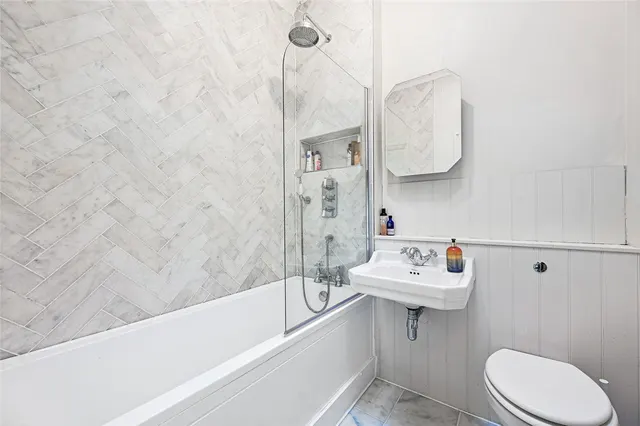 Photo 3 — Gwendwr Road, West Kensington, London, W14