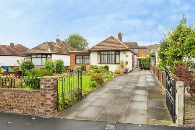 Long Lane, Hindley Green, WN2, photo 1
