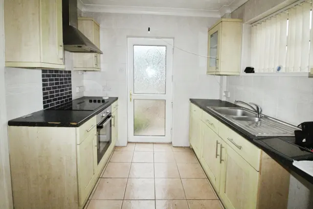 Edinburgh Road, Worksop, S80, photo 3