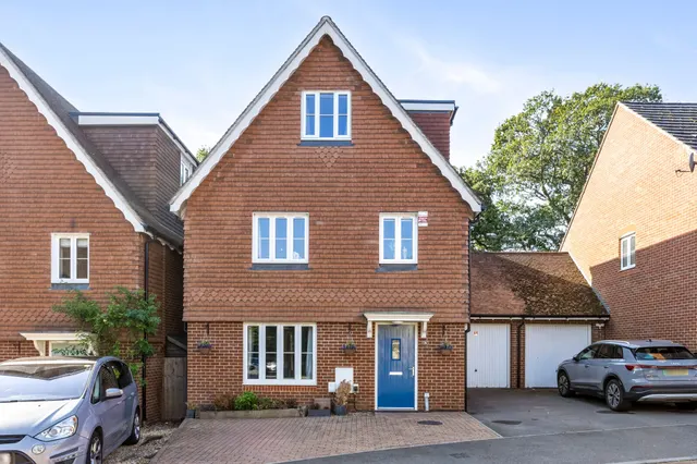 Rascals Close, Southwater, RH13, photo 1
