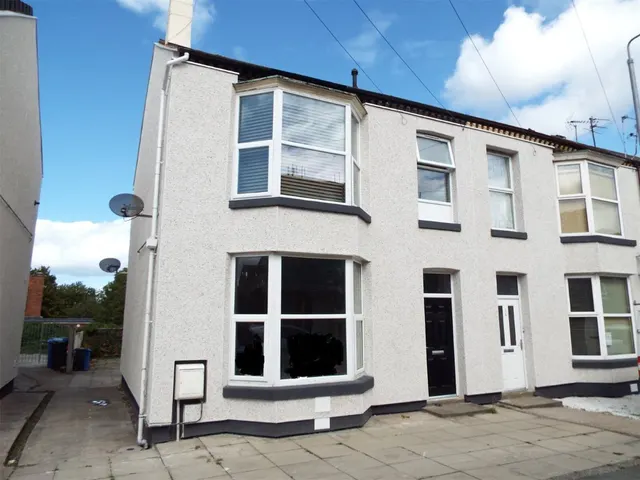 Victoria Avenue, Prestatyn, LL19, photo 1