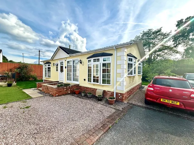 Delamere Road, Norley, Frodsham, photo 1