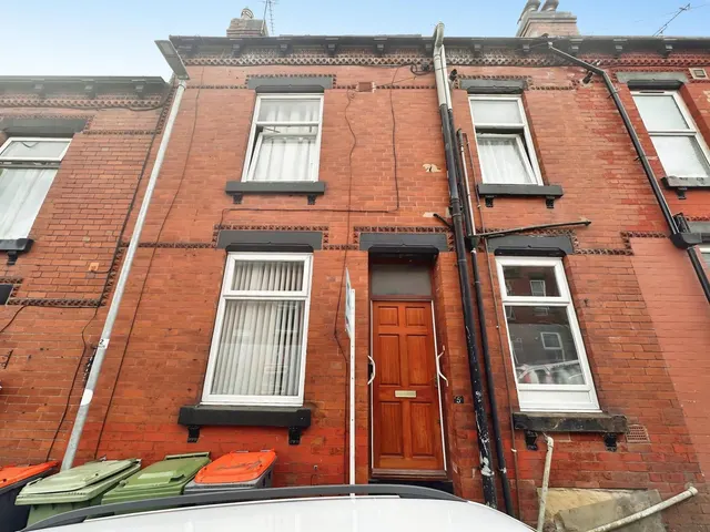 Moorfield Grove, Leeds, LS12, photo 1
