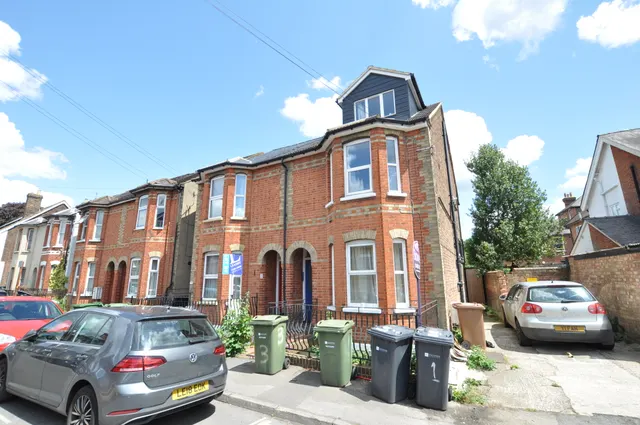 Victoria Road, Guildford, GU1, photo 1