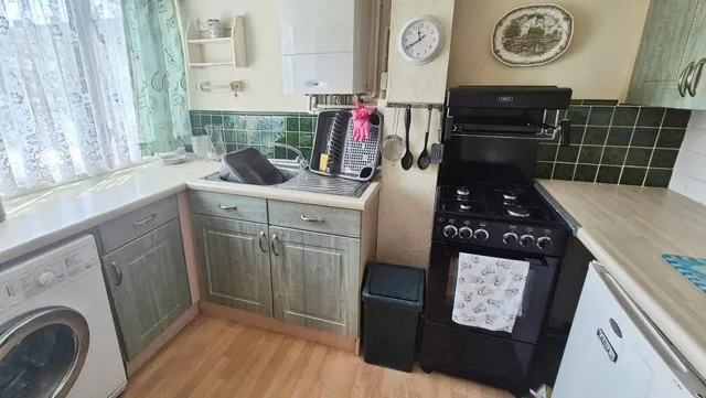 Thistledown Avenue, Burntwood, WS7, photo 3