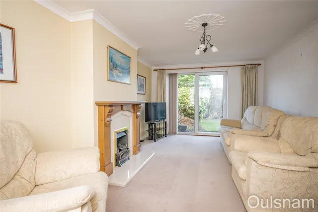 Photo 2 — Foxwalks Avenue, Bromsgrove, Worcestershire, B61 7NE