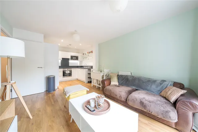 Adenmore Road, London, SE6, photo 1