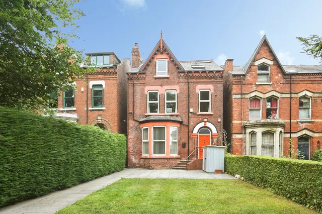 Sholebroke Avenue, Leeds, photo 1