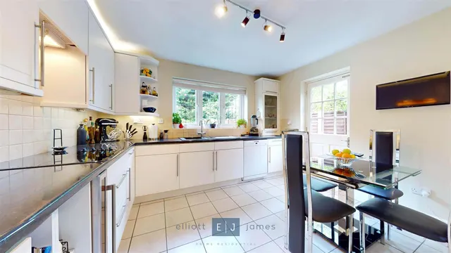 Photo 2 — The Lindens, Loughton