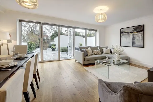 Queensmead, St. Johns Wood Park, NW8, photo 1