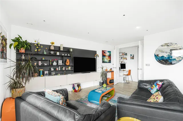 Photo 3 — Daffodil Crescent, Barnet, EN4 0EA