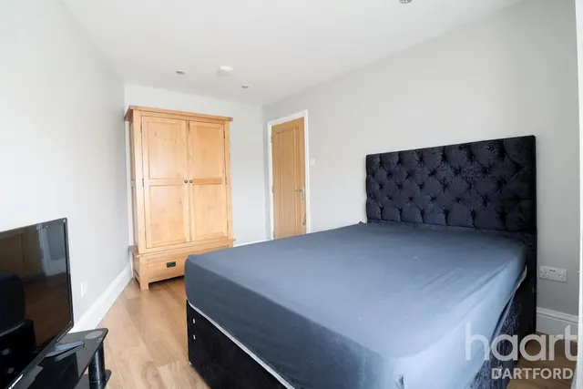 Lingfield Avenue, DA2, photo 2