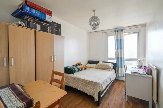 Photo 3 — 60 Gayton House, Chiltern Road, London