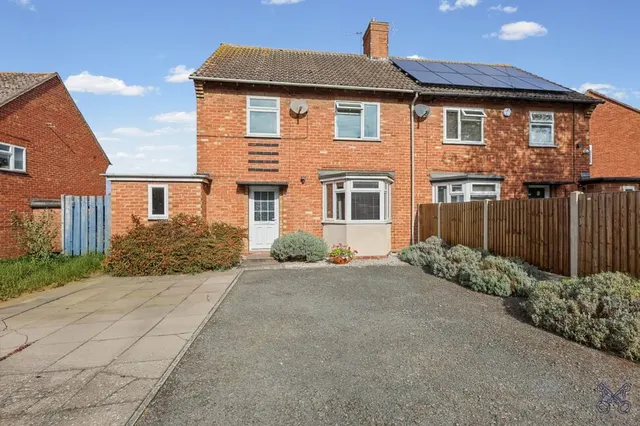 Burlingham Avenue, Evesham, WR11, photo 1