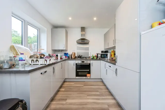 Henry Hoare Drive, Glebe Farm, MK17, photo 2