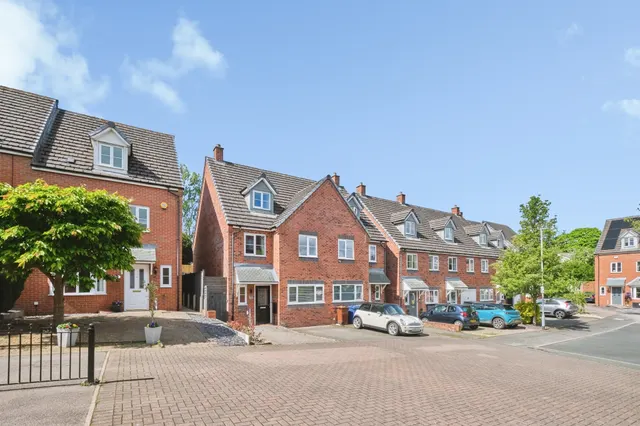 The Lindens, Brereton, Rugeley, photo 1