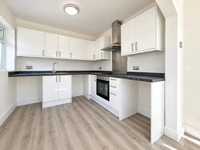 Fairholme Drive, Mansfield, NG19, photo 3
