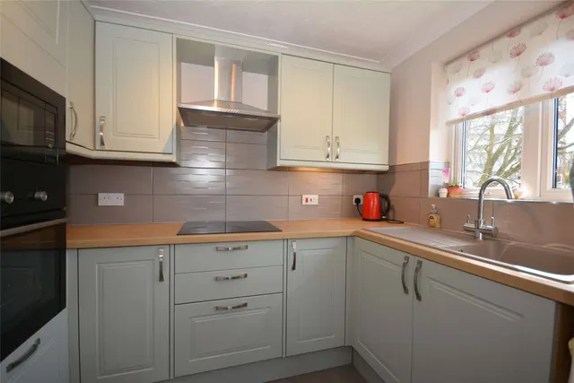 Primrose Court, Primley Park View, LS17, photo 3