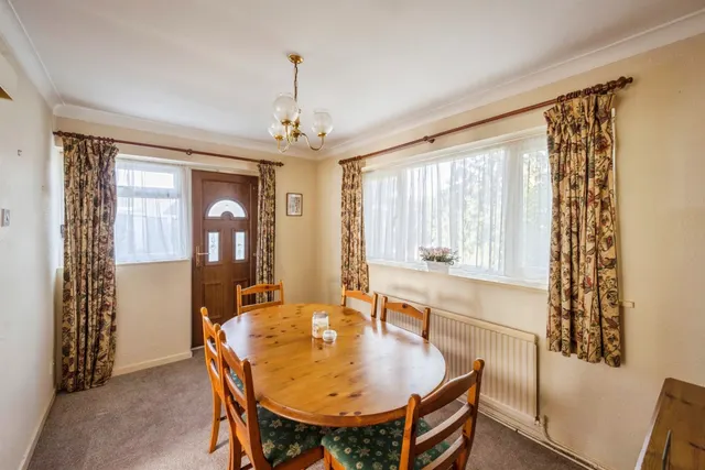 Photo 3 — Greenfield Close, Armthorpe, Doncaster
