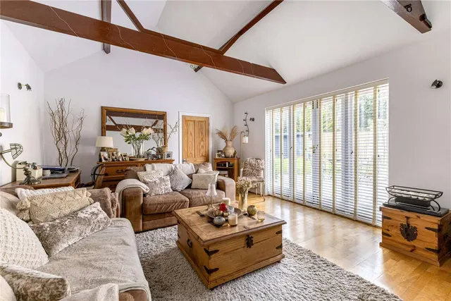 Photo 3 — Yeomans Keep, Chorleywood, Rickmansworth, Hertfordshire, WD3 5RU