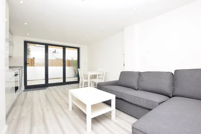 Crawford Road, London, SE5, photo 2