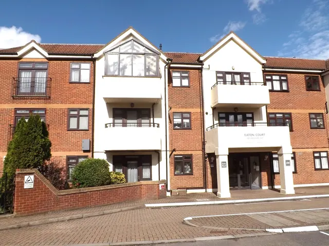 Eaton Court, 126 Edgware Way HA8, photo 1