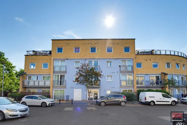 Wooldridge Close, Feltham, photo 1