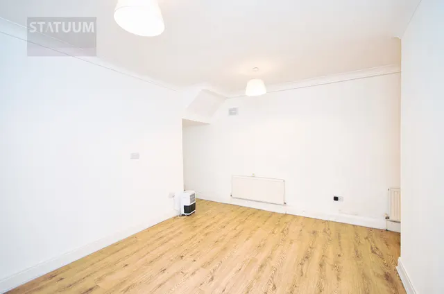 Chingford Mount Road, Chingford, E4, photo 2