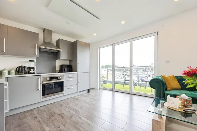 Photo 2 — Newtown Appartments, New Town Road, Ashford