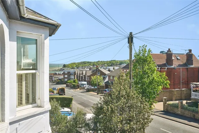 Mill Hill Road, Cowes, PO31, photo 3