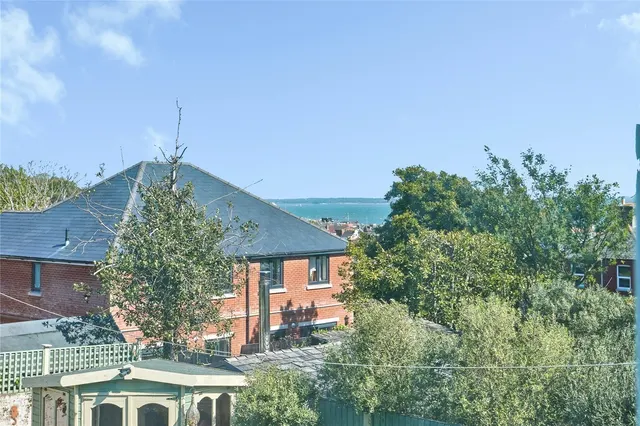 Mill Hill Road, Cowes, PO31, photo 2