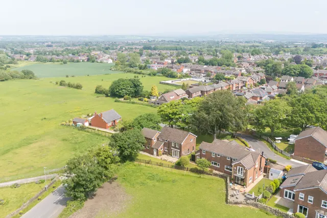 Smethurst Hall Park, Billinge, WN5, photo 1
