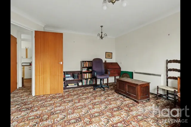 The Lawns, Stevenage, SG2, photo 3