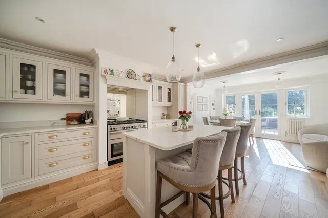 Warbrook Lane, Eversley, RG27, photo 2