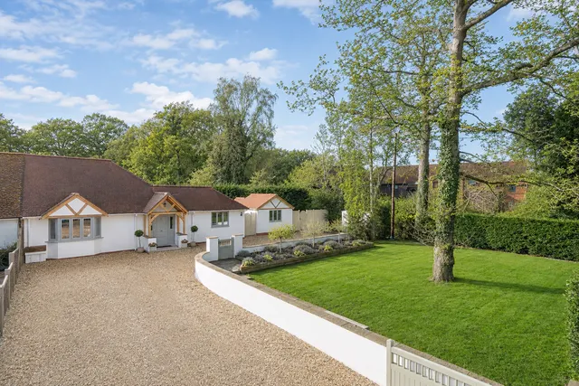 Warbrook Lane, Eversley, RG27, photo 1