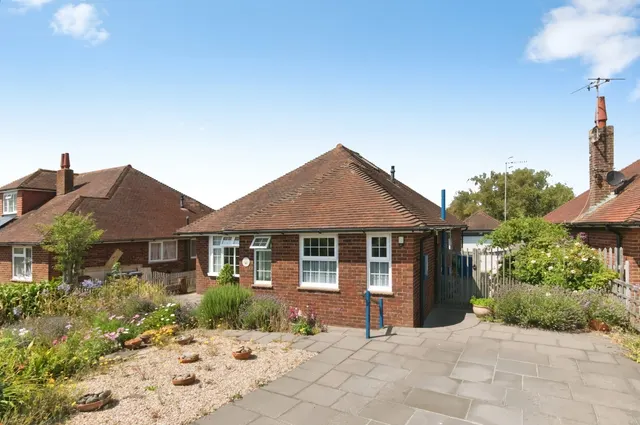 Meadows Road, Eastbourne, BN22, photo 1