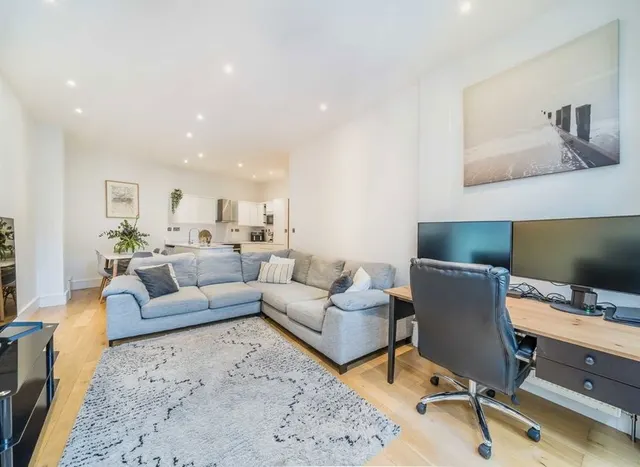 Romeyn Road, Streatham, SW16, photo 1