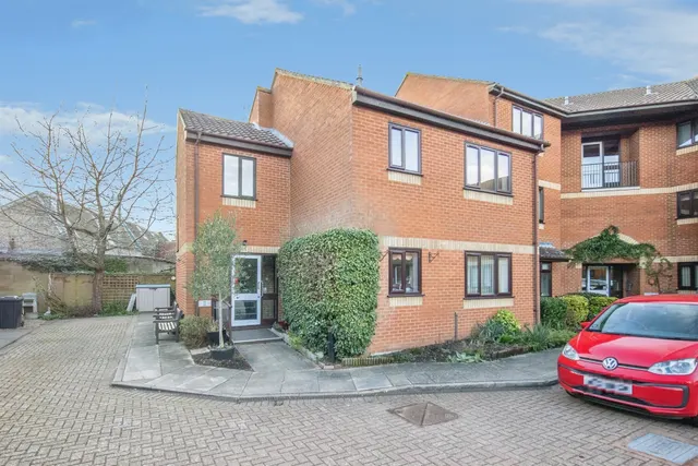 Weavers Court, Sudbury, photo 1