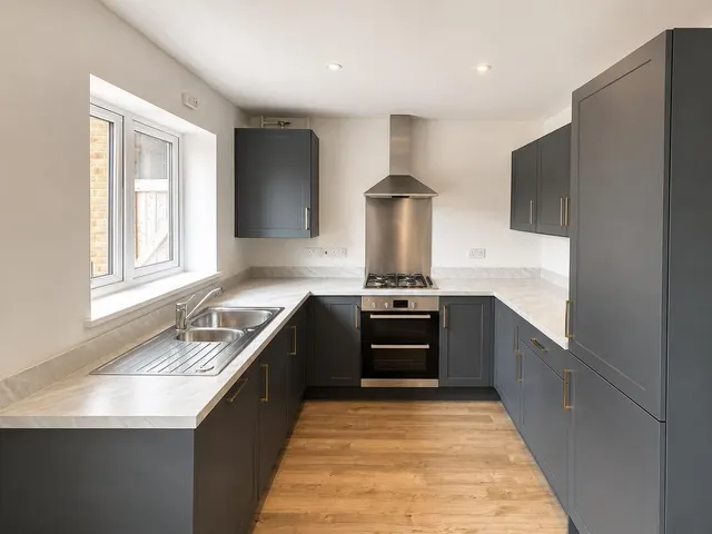 Priestley Drive, MK4, photo 3